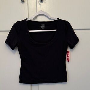 NWT Pumiey Black Women's Scoopneck Fitted Top